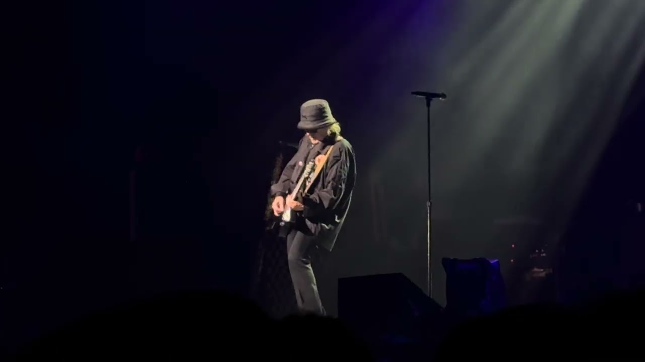 CHEAP TRICK Performs I KNOW WHAT I WANT Sung by Tom Petersson After BASS Solo Clearwater 2/27/2026