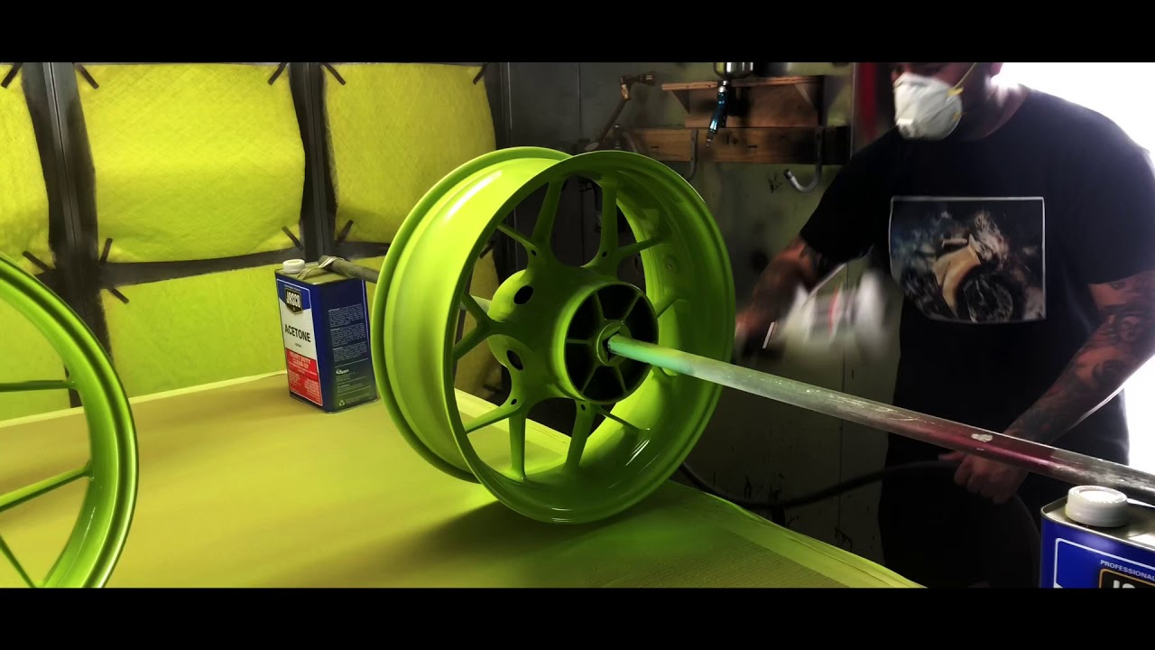 Cbr1000rr wheels get painted acid green !