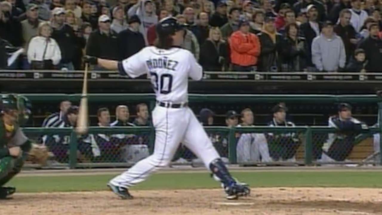 2006 ALCS Gm4: Magglio Ordonez's homers tie it in 6th, wins it in 9th