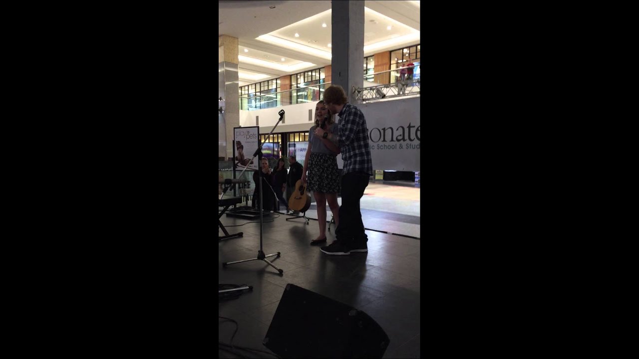 Ed surprises fan singing his song at the Mall