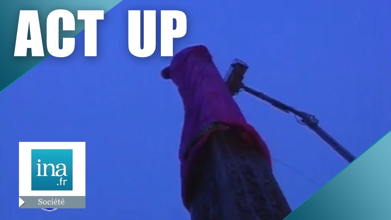 Le préservatif d'Act Up sur l'Obélisque de la Concorde | Archive INA