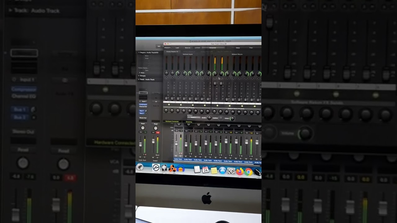 interface de audio M audio fast track ultra 8R  de 8 canales (4)