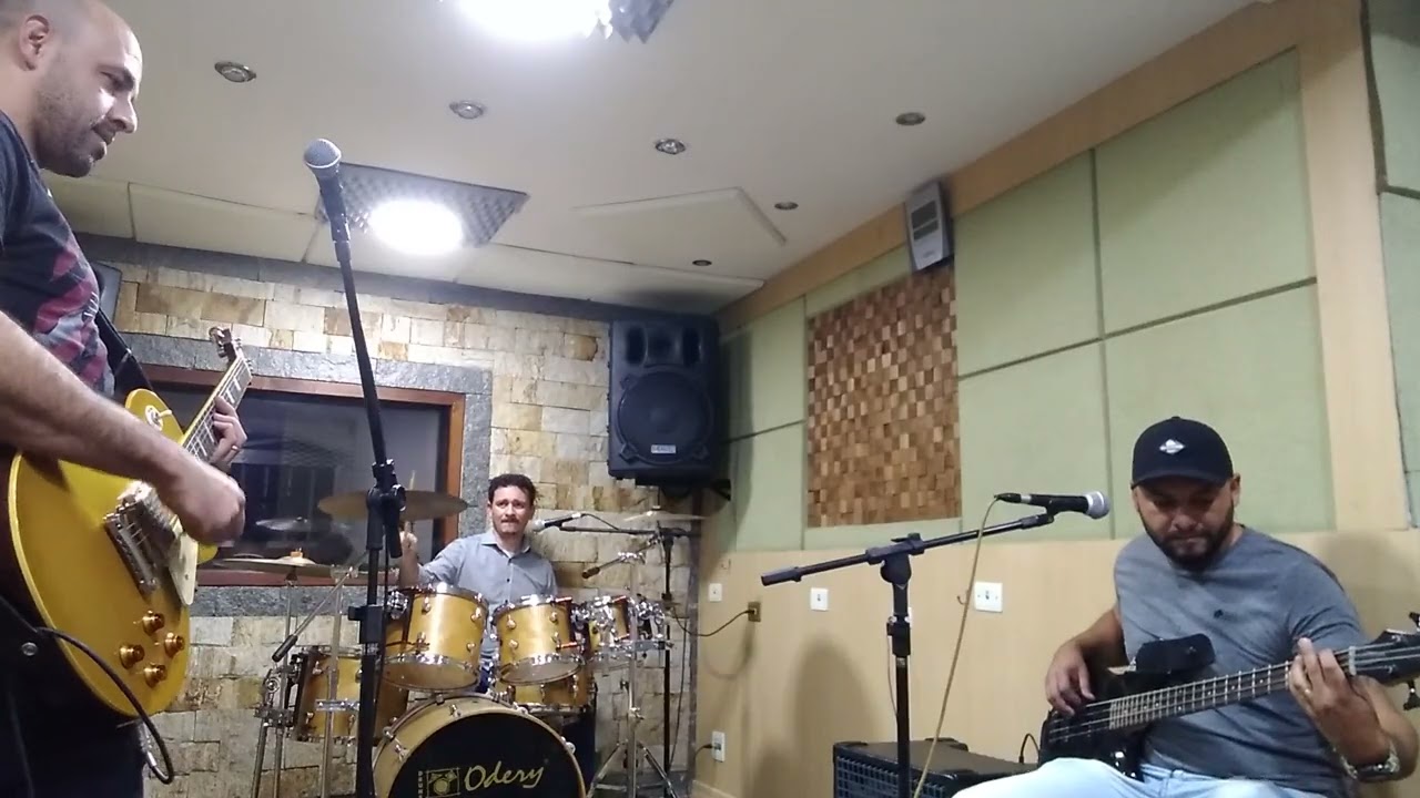 Lanterna dos afogados Cover - Andre Barbosa