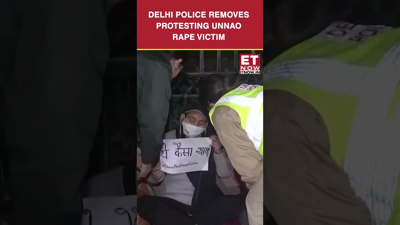 Unnao Rape Victim Dragged By Delhi Police | Protest Against Kuldeep Sengar Bail Reaches India Gate
