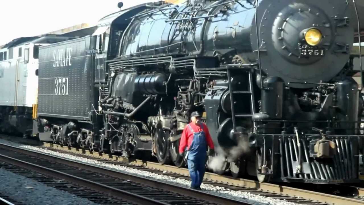 (HD)   RARE VIEW OF  STEAM LOCOMOTIVE:  SANTA FE 3751