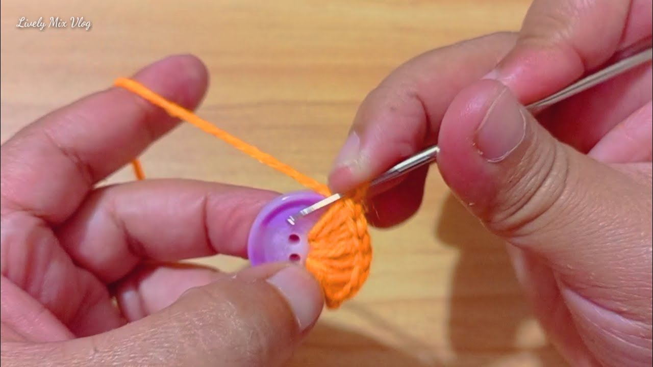 Very Nice Idea, Coin Purse Crochet With Buttons.