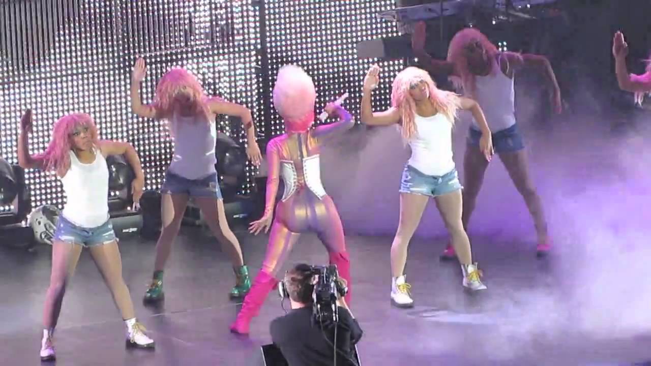 Nicki Minaj Performs "Romans Revenge" ATL Philips Arena