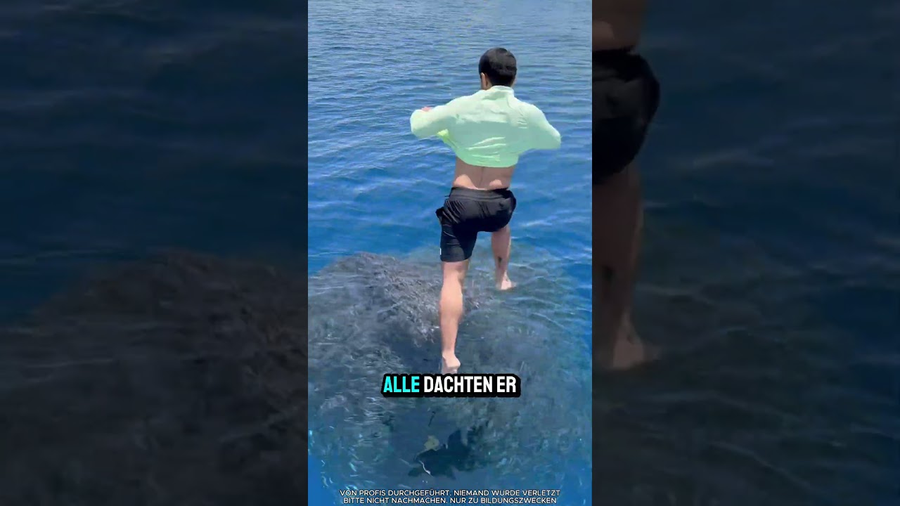 Er hat mit seinem Hemd einen gro&szlig;en F&auml;sser gefangen