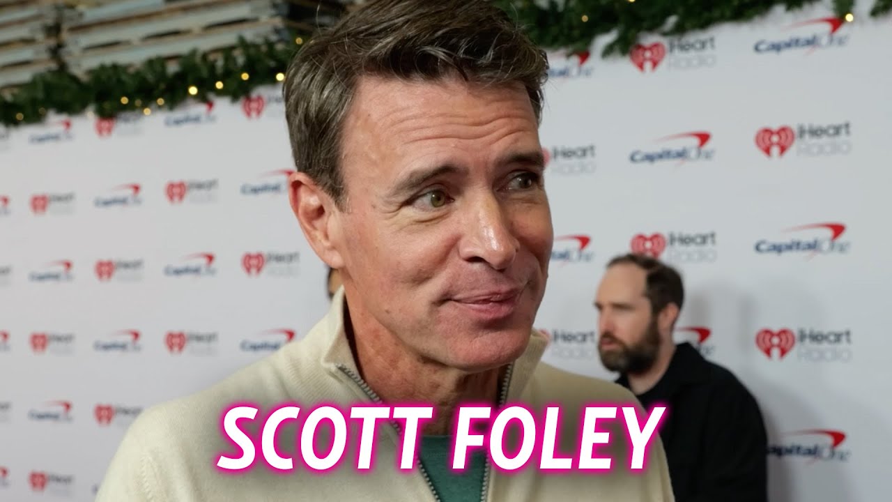 Scott Foley On Scream 7 Film Secrecy, 'Scandal' Reboot, & More | Jingle Ball 2025