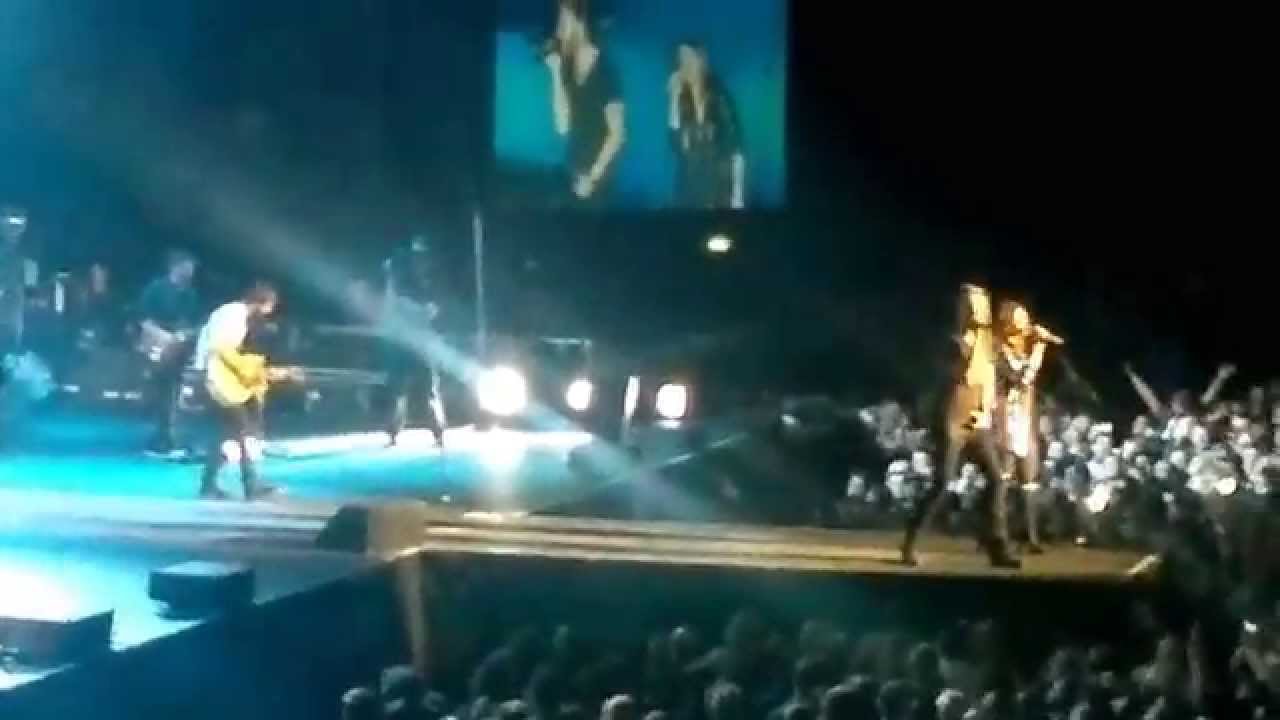 LADY ANTEBELLUM: ISLANDS IN THE STREAM