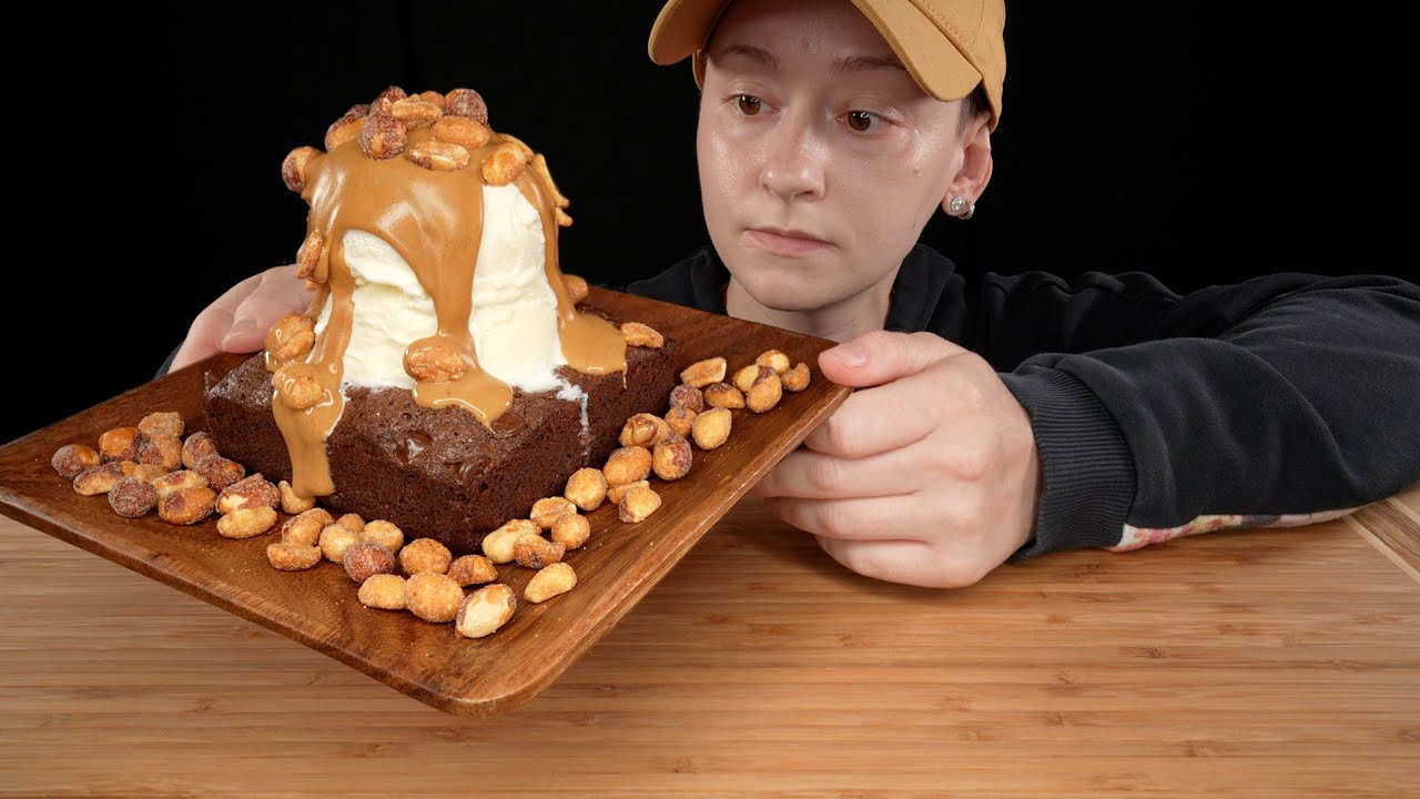 ASMR Brownie Ice Cream Sundae Mukbang *Peanut Butter, Honey Roasted Peanuts