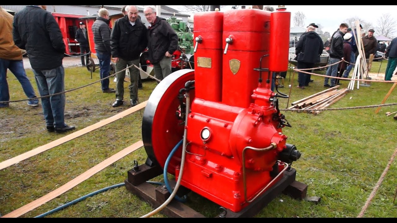 2 cyl. Bukh 1930'er motor/ Diesel/ Djursland/ For&aring;rstr&aelig;f 2017 Motorsamlingen