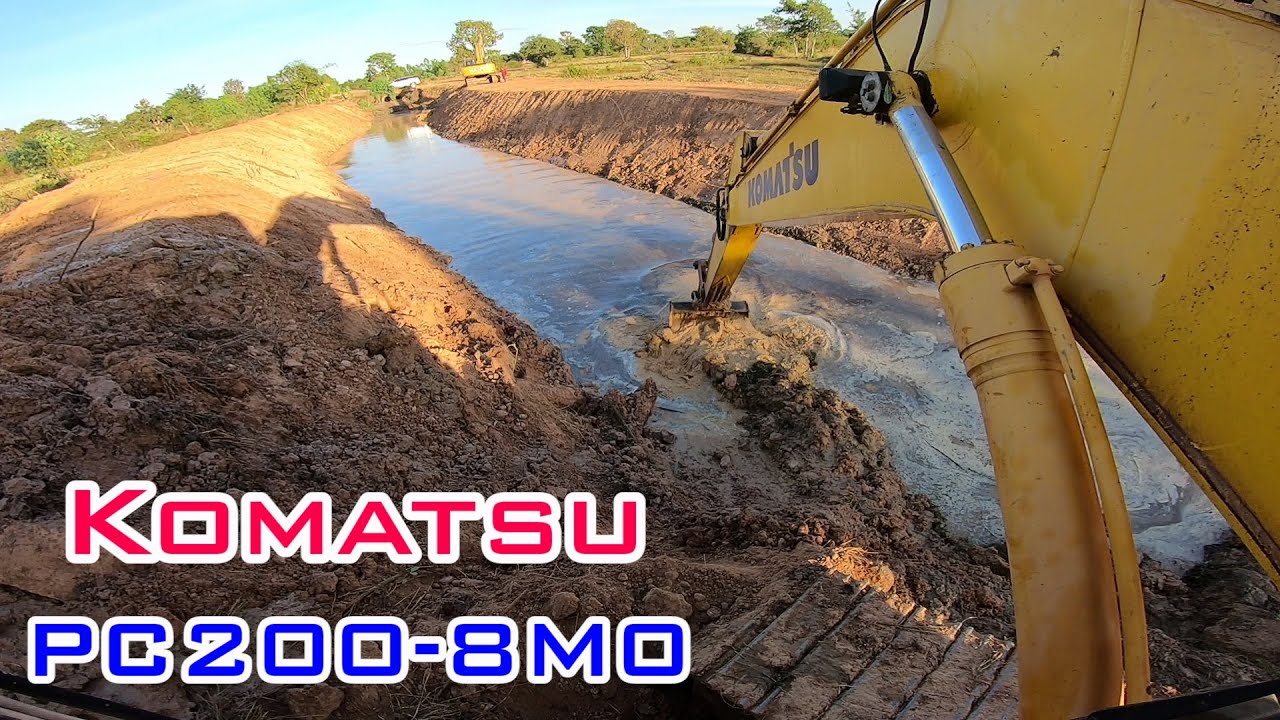 Excavator Komatsu Pc200-8m0 มุมมองหน้ารถ ขุดลอกคลองน้ำเก็บสโลปเพลินๆ