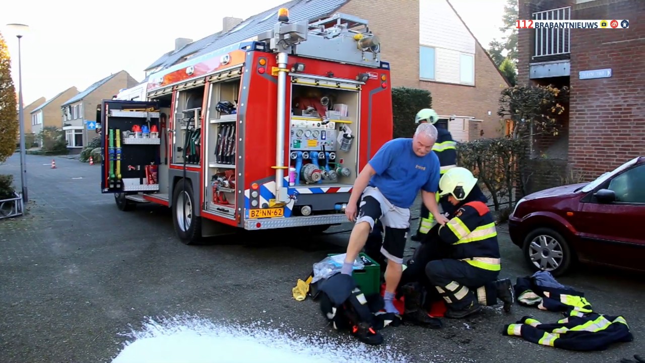 Auto verwoest door brand op Plein 1969