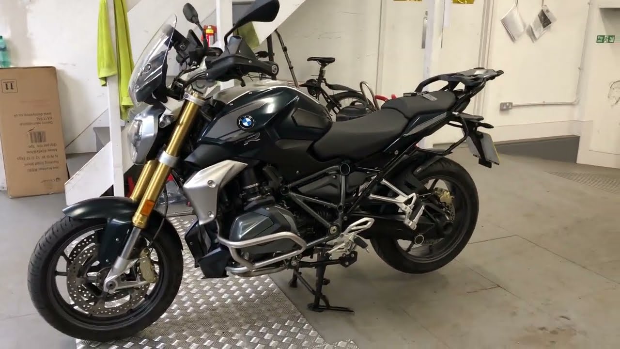 BMW R1250R EXCLUSIVE ABS. 5742 MILES. DYNAMIC,COMFORT, TOURING PACK. SCREEN. CENTRE STAND.