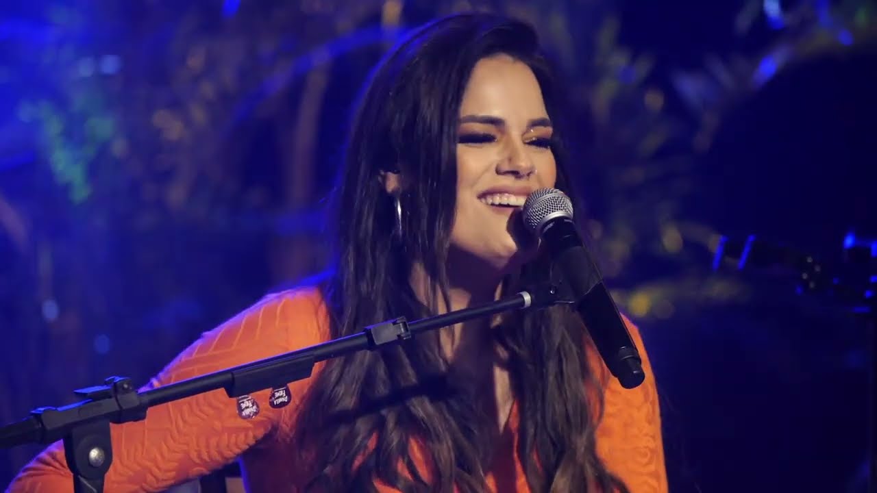 Daniela Firme - Medley Sitting, Waiting, Wishing,/ MMMBop/ Super Duper Love/Nosso Planeta