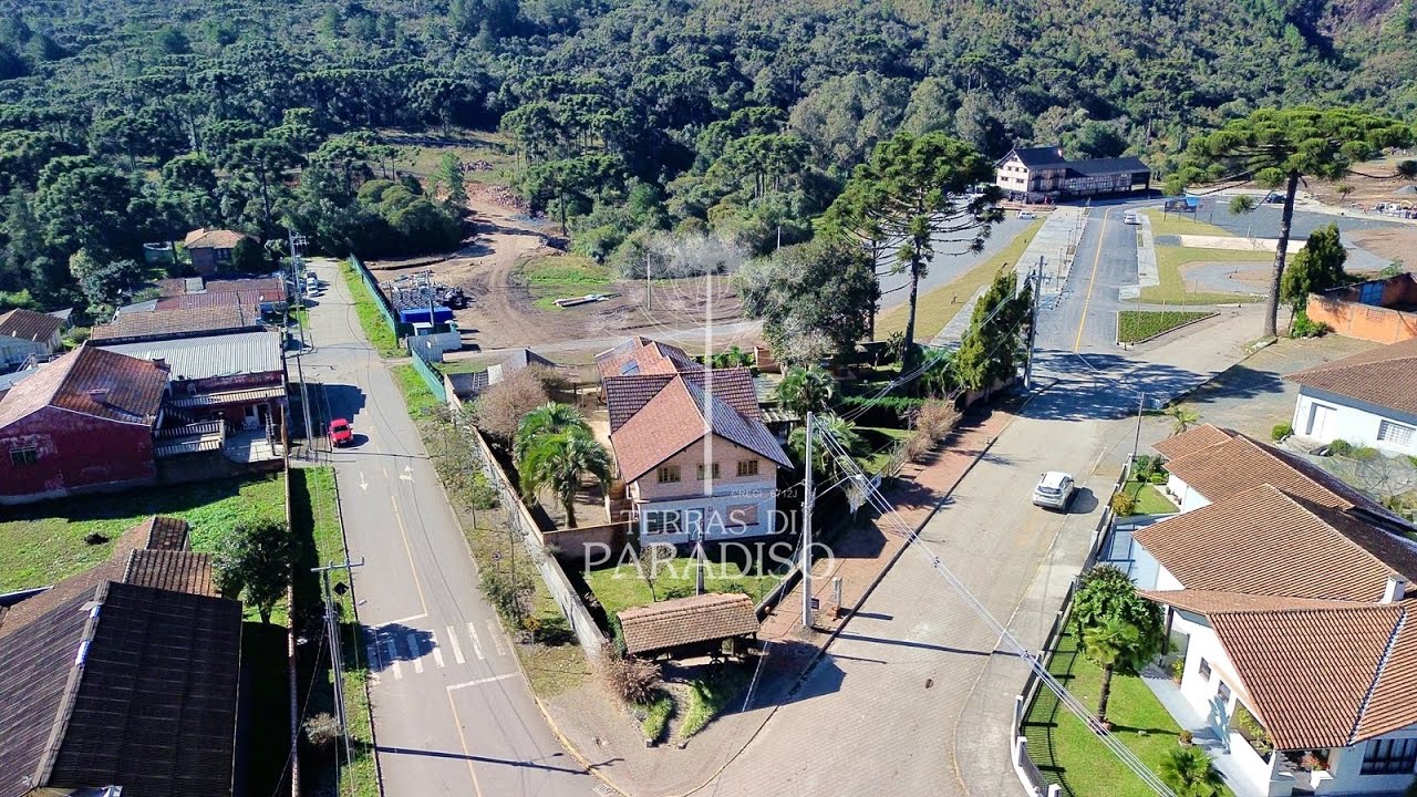 Residência com  4 quartos, no centro de Campo Alegre - SC
