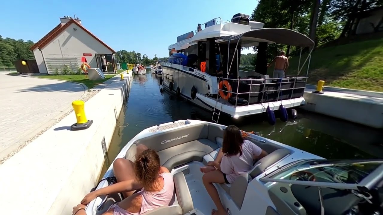 Mazury Rejs motorówką Piaski Mazurski Raj przez śluzę Guzianka 2 do Przystani Pod Dębem w Rucianym