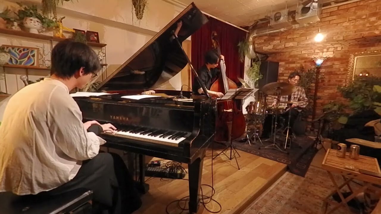 Yuehang He trio — Lan