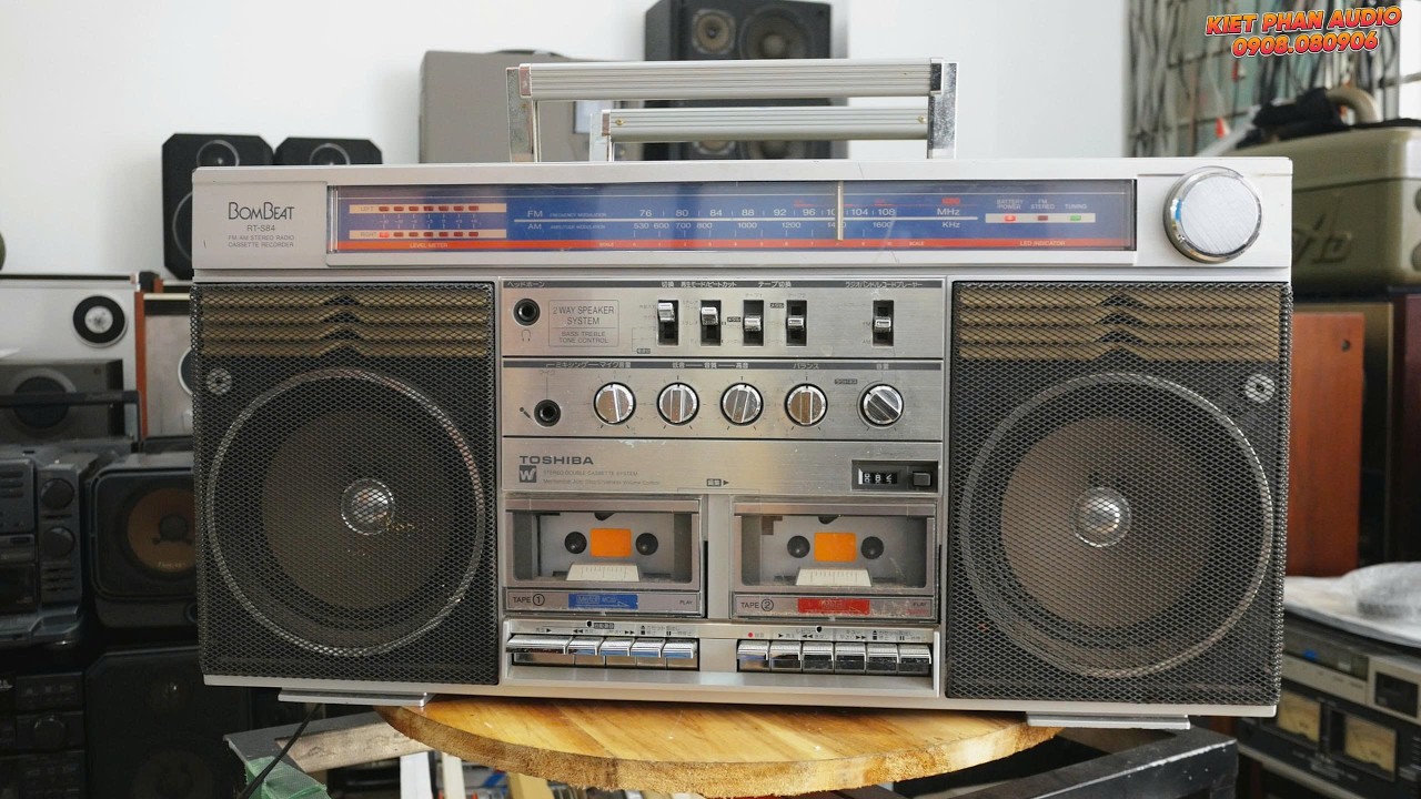 Đài Bombeat Toshiba RT-s84. RT-s87
