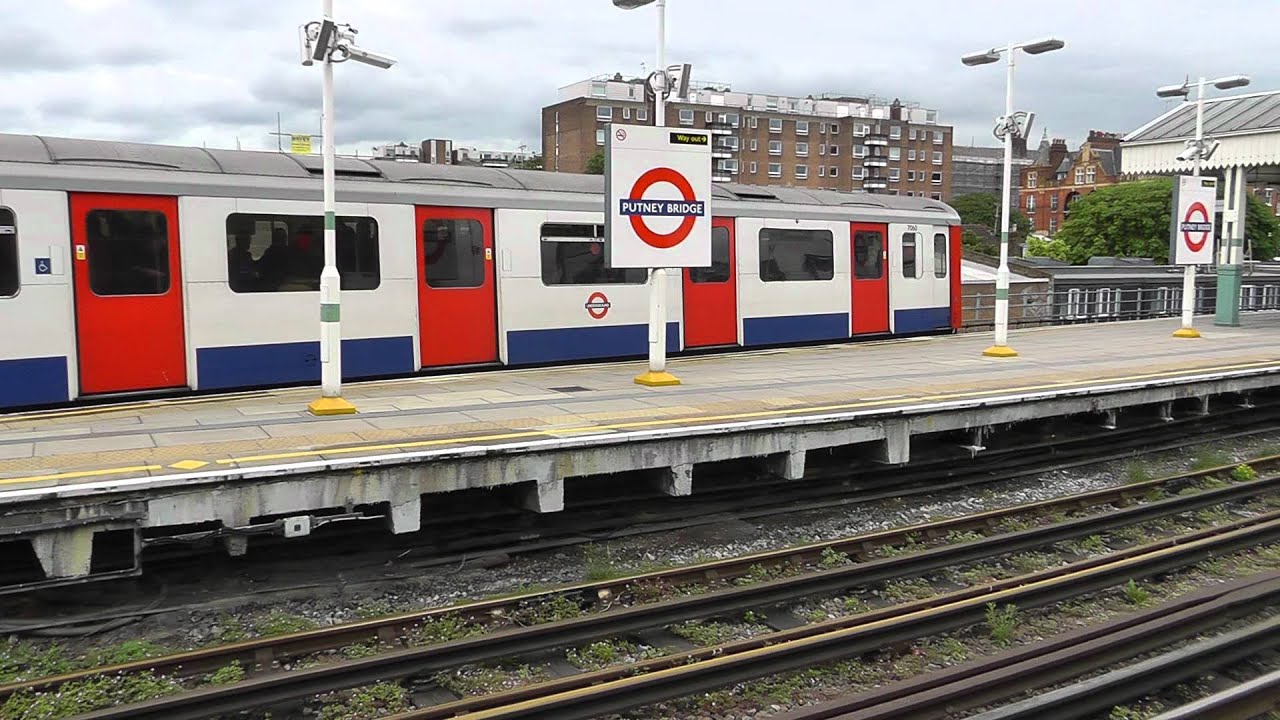 District Line Trains @ Putney Bridge 12/06/2012