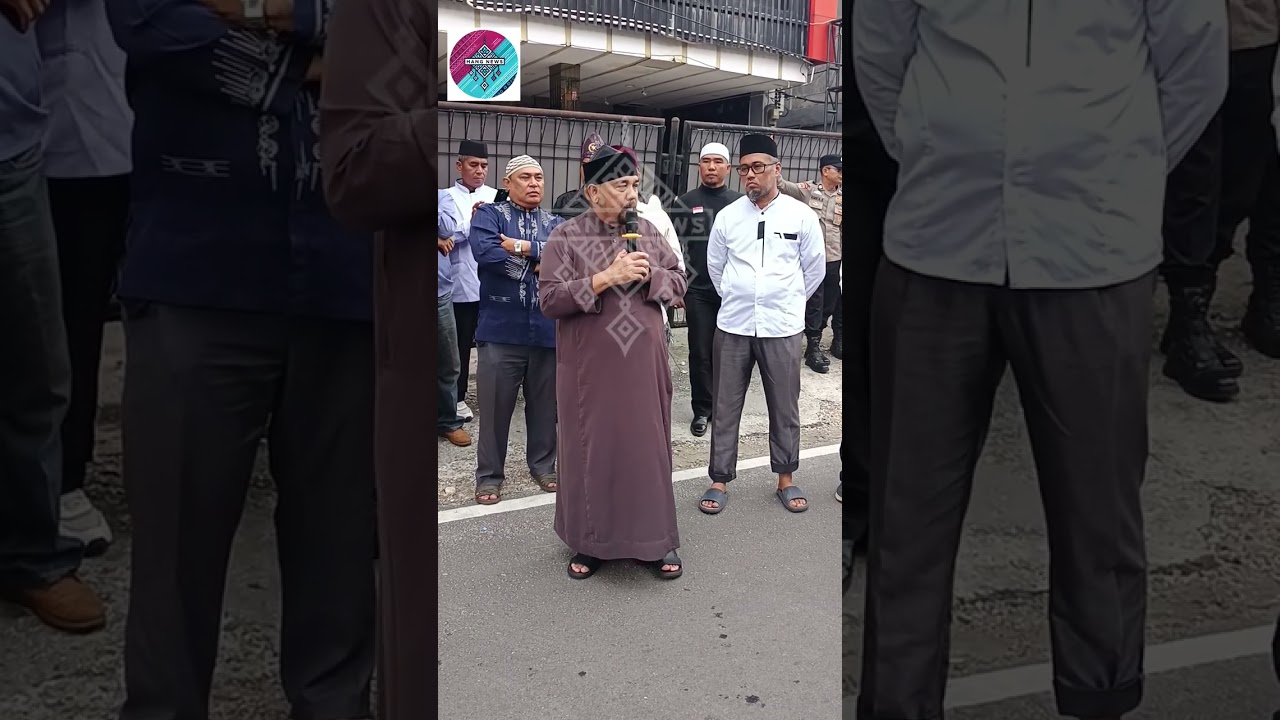 Orasi Edi Natar dihadapan ratusan warga desak penutupan New Paragon KTV