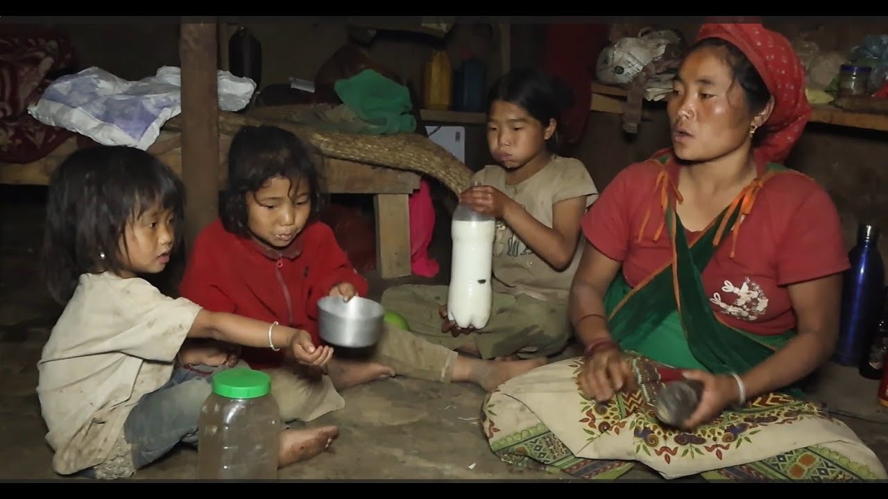 A journey of of struggle , hope and strength in village La vie du village Dorfleben Życie na wsi