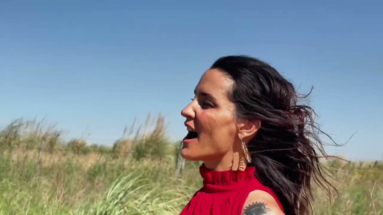 Flor Fern&aacute;ndez - Ra&iacute;z Universal (Video Oficial) #single