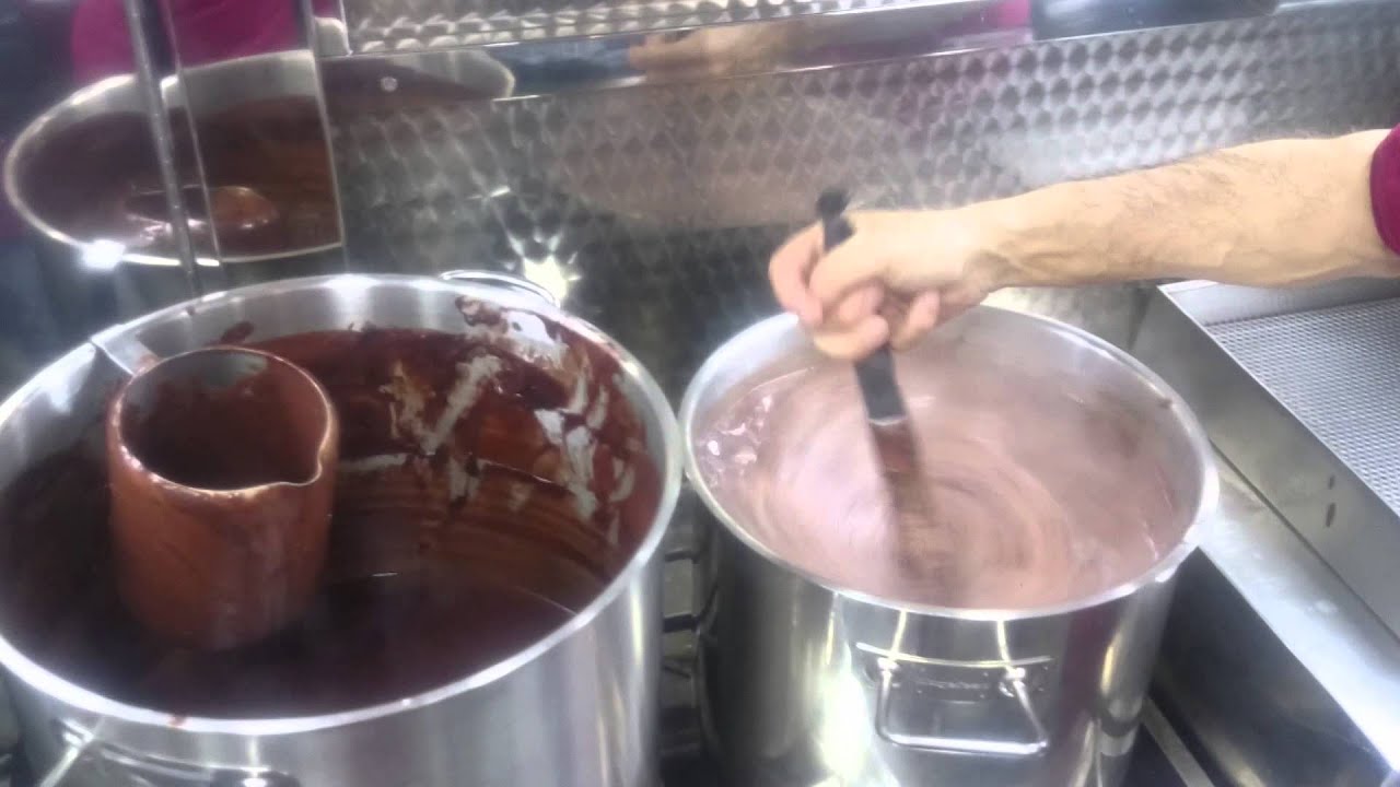 CHURRERIA  TOFI EN PLENO FUNCIONAMENTO