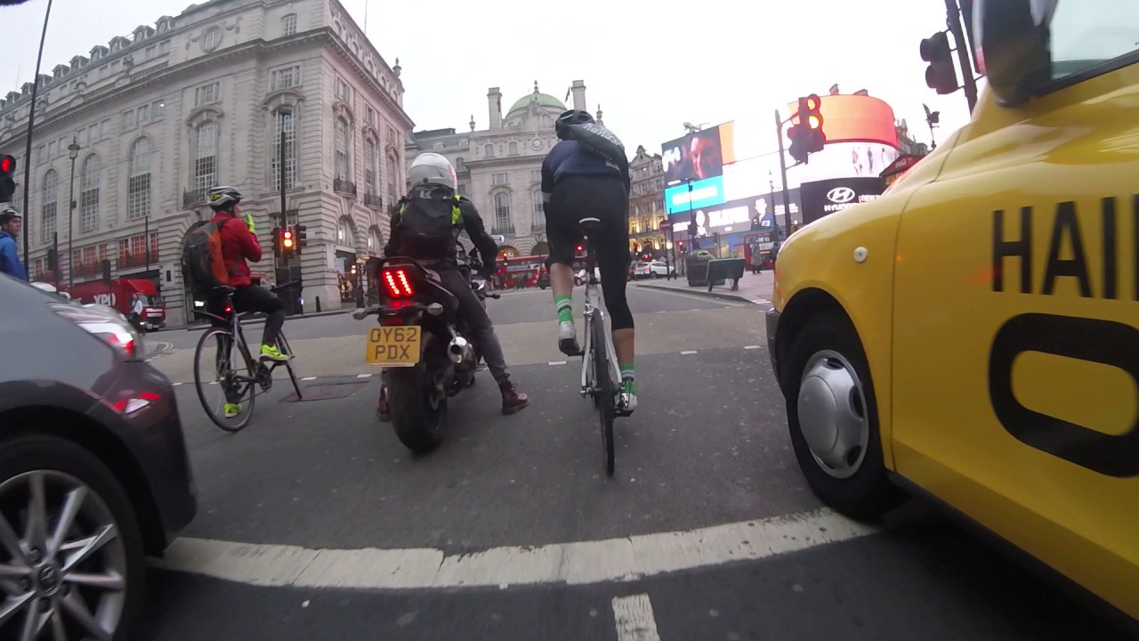 London Road Rage - Angry Cabbie vs Cyclist - LT64 EBM [EXPLICIT]
