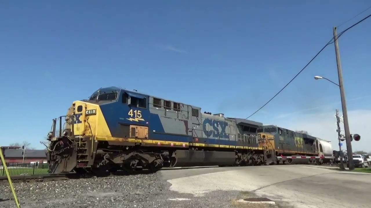 Railfanning in NW Ohio Part 1 4-24-2025 FT CSX SD70MACS, Yn2 leader and more!