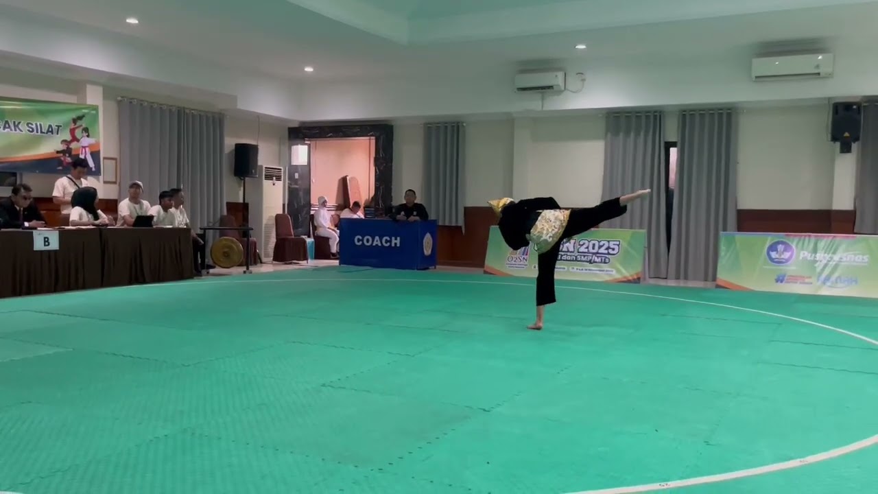 Penyisihan O2SN Pencak silat 2025 SD Tunggal putri  MiKayla Alkhansa. 