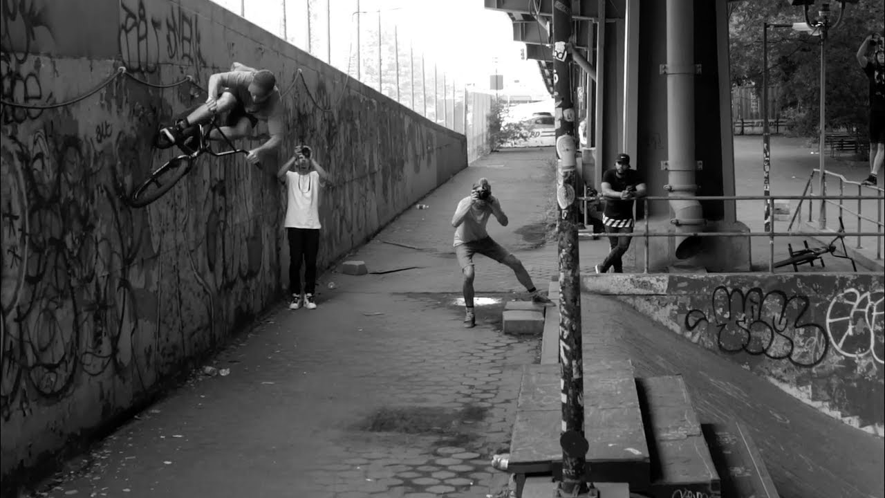 BMX - BACK TO THE BROOKLYN BANKS WITH ANIMAL BIKES