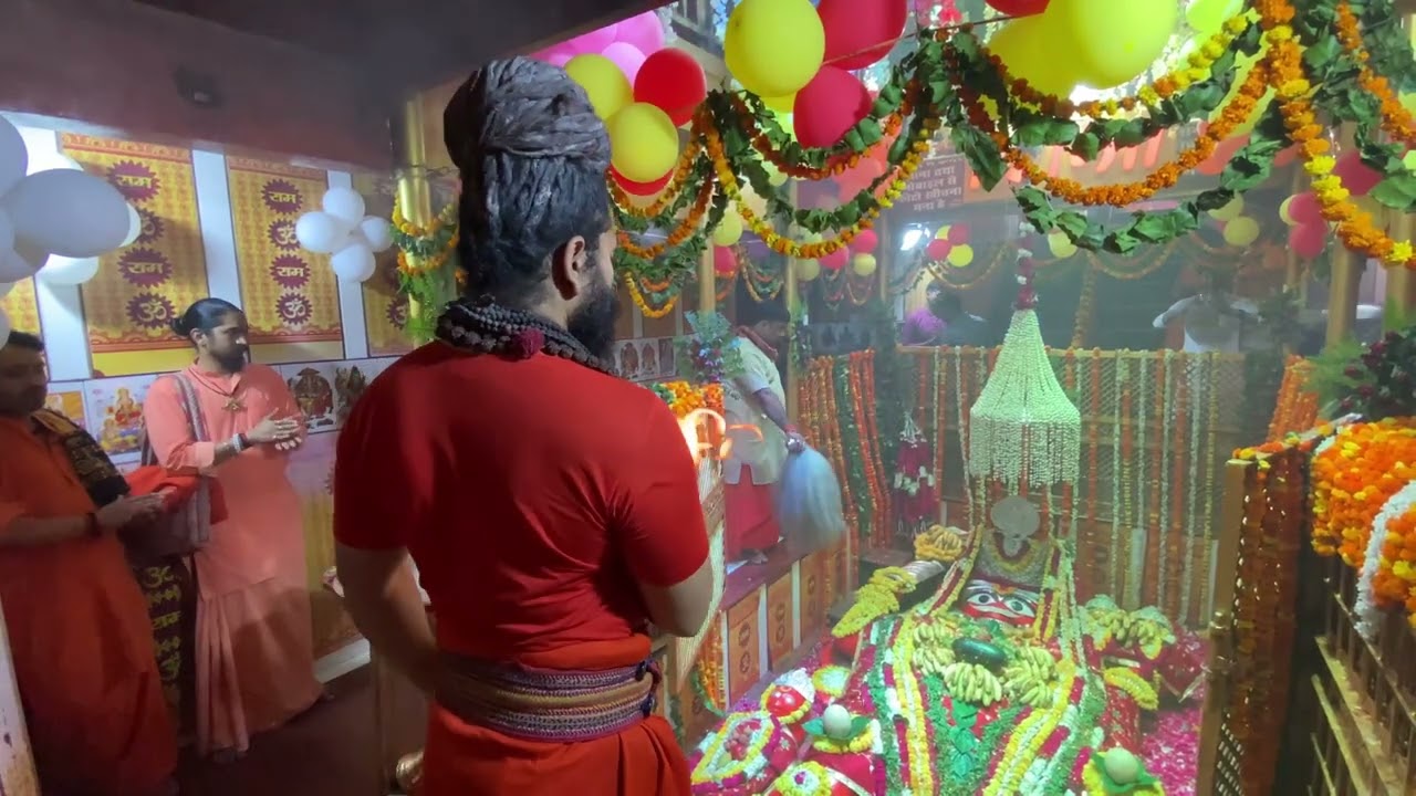 बड़ा मंगल के अवसर पर Shri Bade Hanuman Ji  महाराज के श्रृंगार आरती दर्शन।