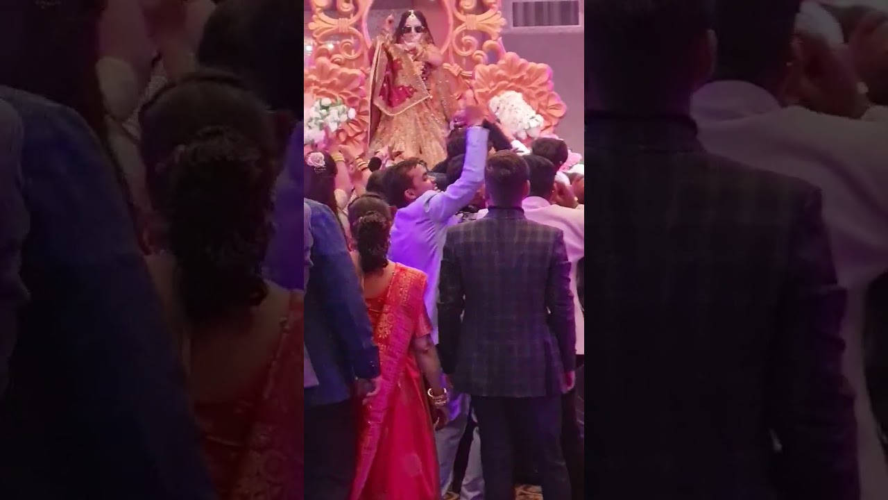 👰Bride entry #trending#kalachashma  #clipsforsale#outfitcheap #shadiwalivideo#bride #brideentryideas