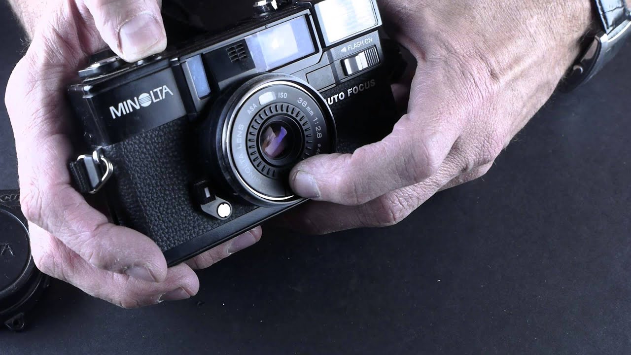 Кеннет Вайда покупает пленочный фотоаппарат: MINOLTA HI-MATIC AF2