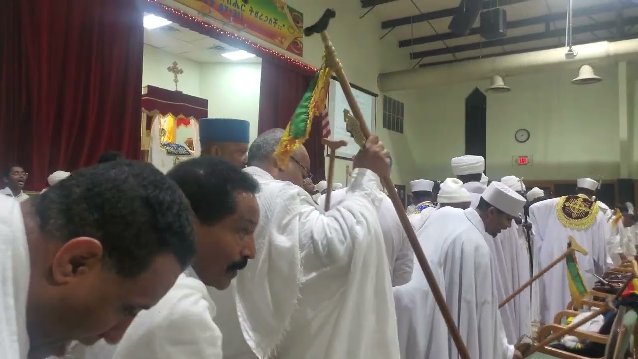 መጻኣ ቃል እደመበና ዘይብል(፪)ዝንቱ ውእቱ ወልድየ ዝኣፈቀር ሎቱ ስምወ(፪)