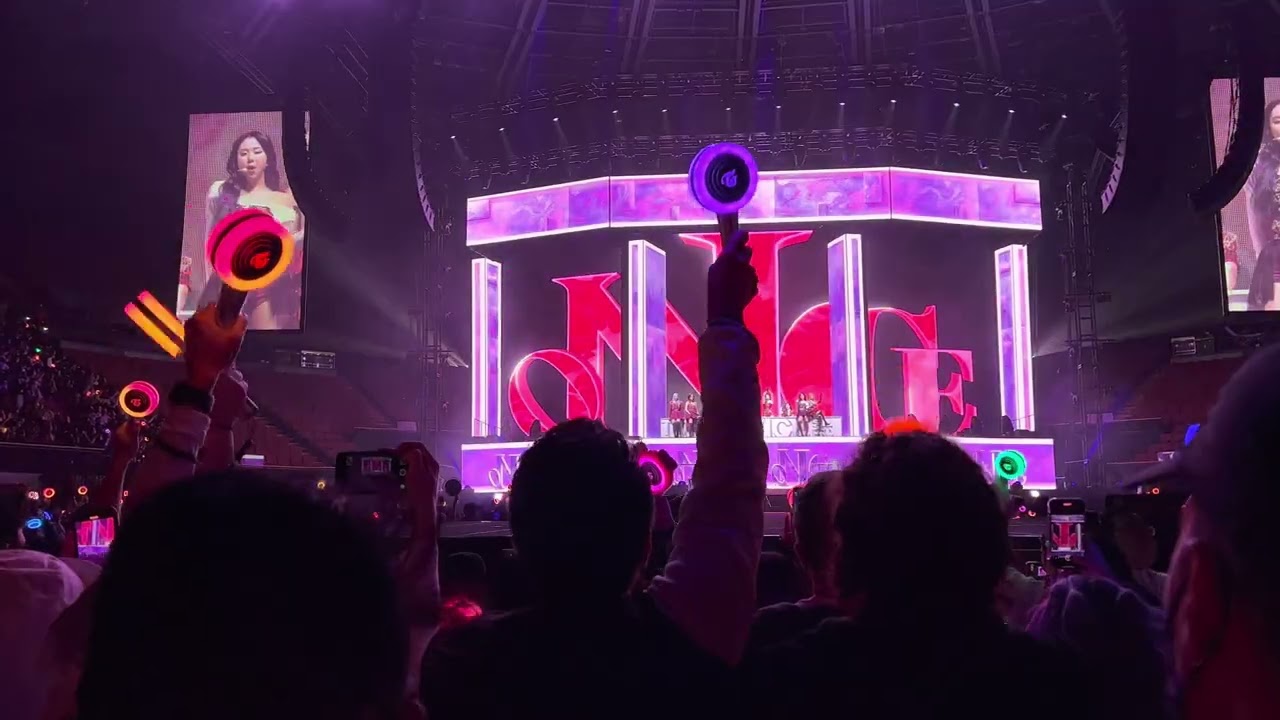 220215 4k TWICE 4th WORLD TOUR LA DAY 1 INTRO 
