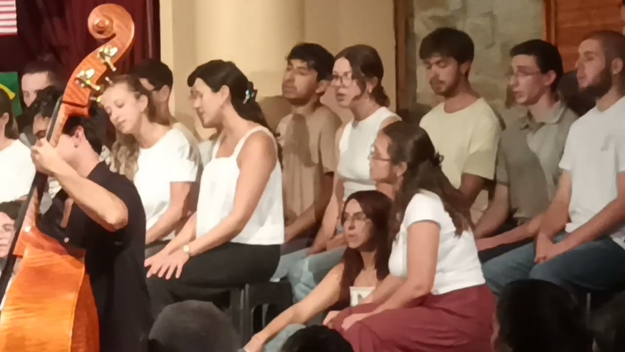 Concierto de niños para niños dirigido por  Teresa Usandivaras 