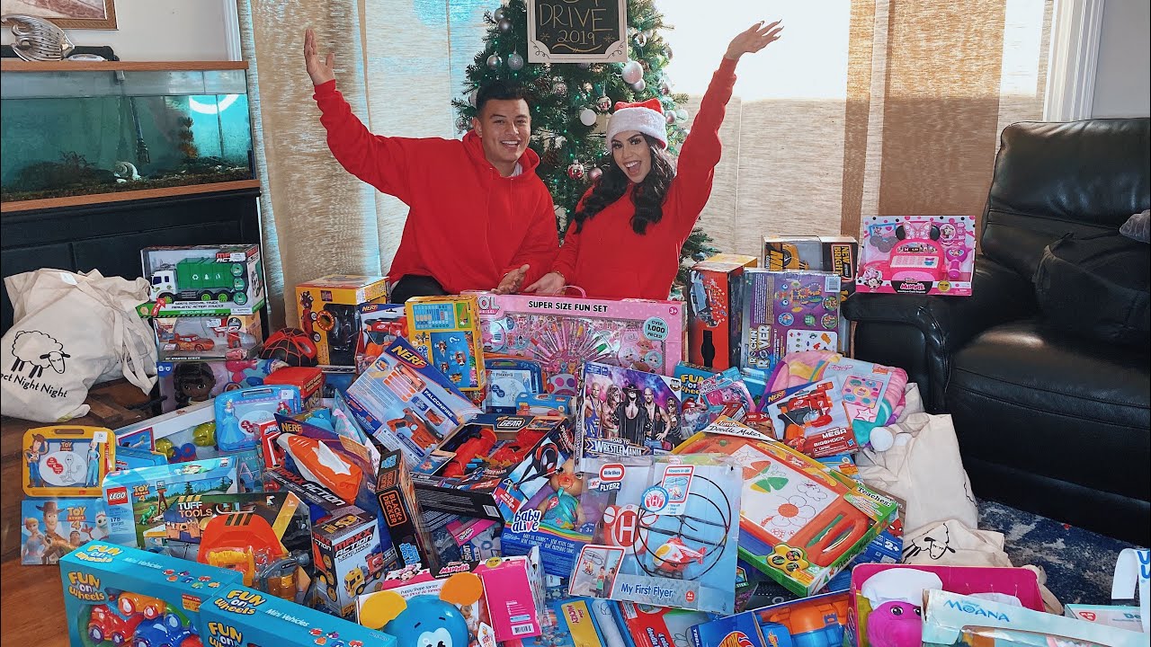 HOSTING A CHRISTMAS TOY DRIVE!!!