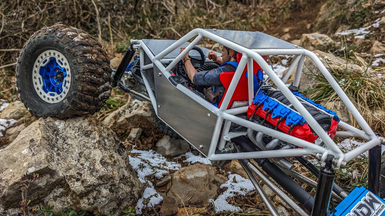 R2 Moon Buggy RC Speedy   Axial Capra, crawling