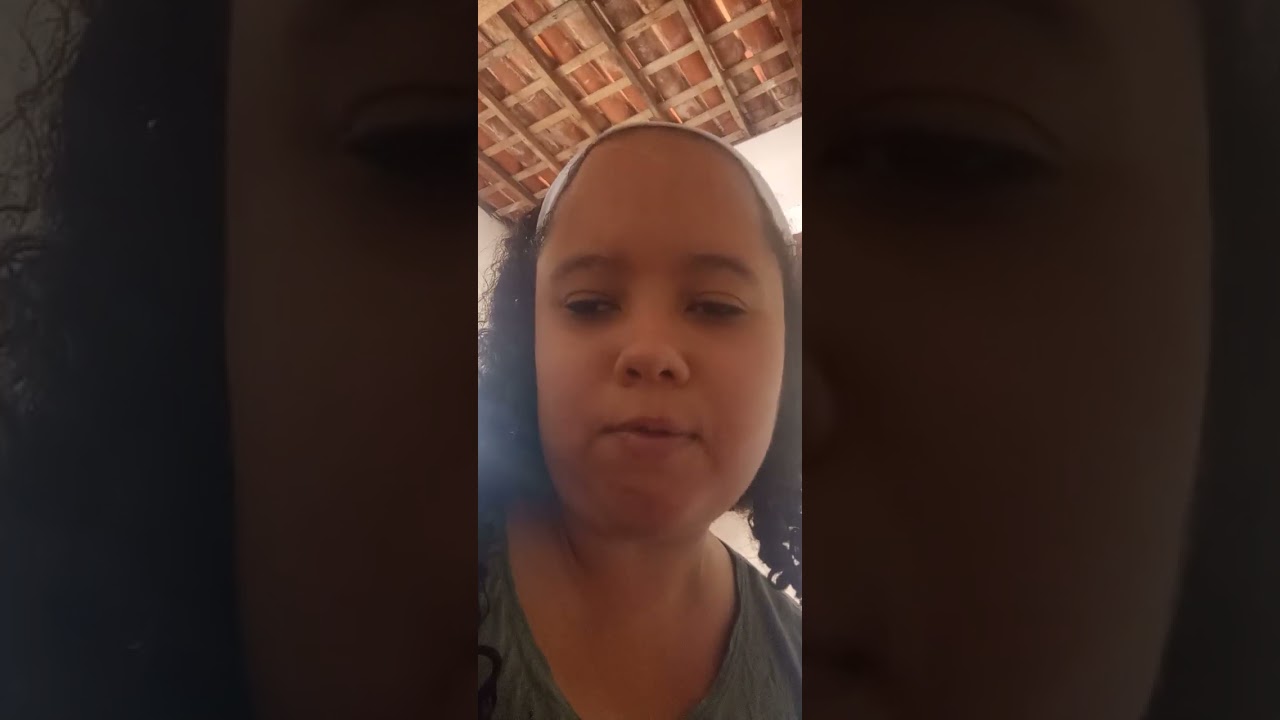 Cantora🥰💕 vitória✌️                                     Louvor outra vez o mar 🏖️