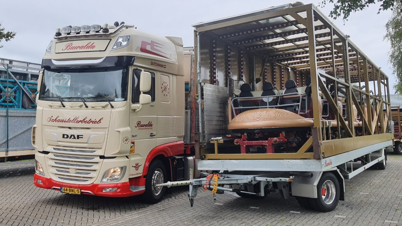 Aankomst transporten Time Machine The Coaster (Buwalda) - Kermis Hoorn 2023