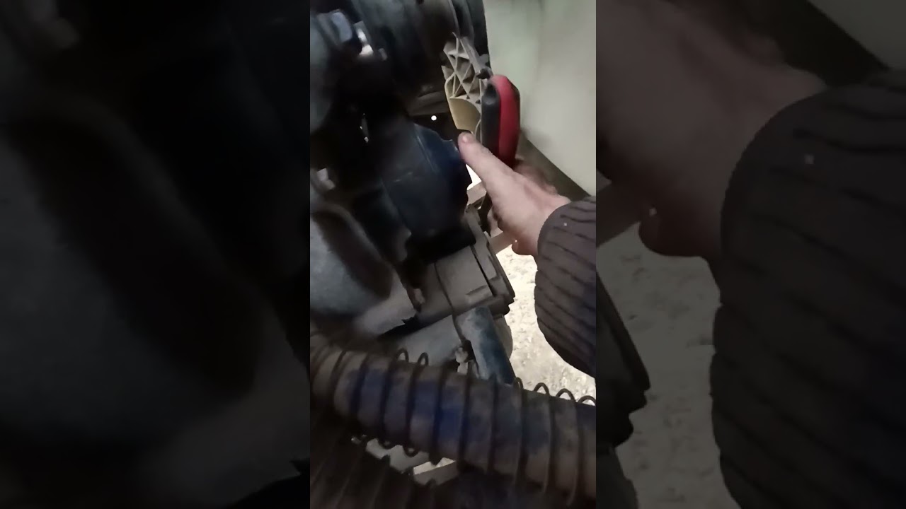 Замена ремня вискаря и помпы на двигателе weichai