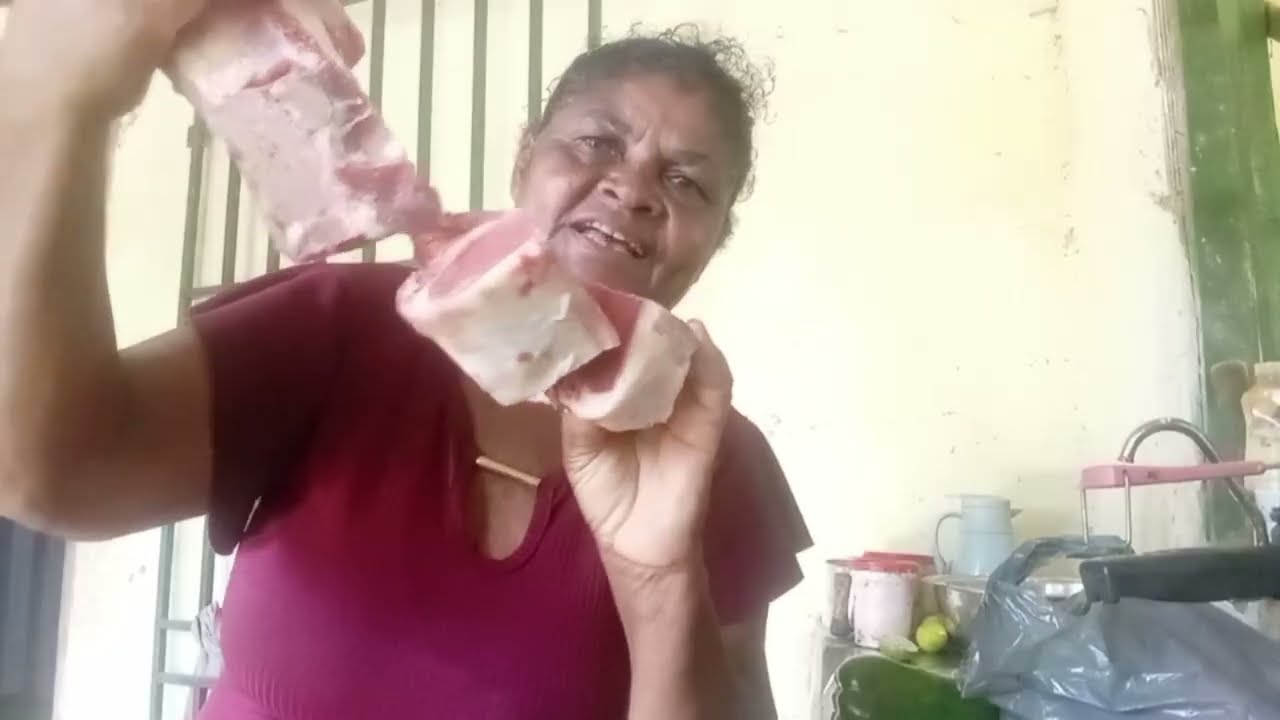 FUI NA FEIRA COMPREI UNS OSSO E TEMPERO 