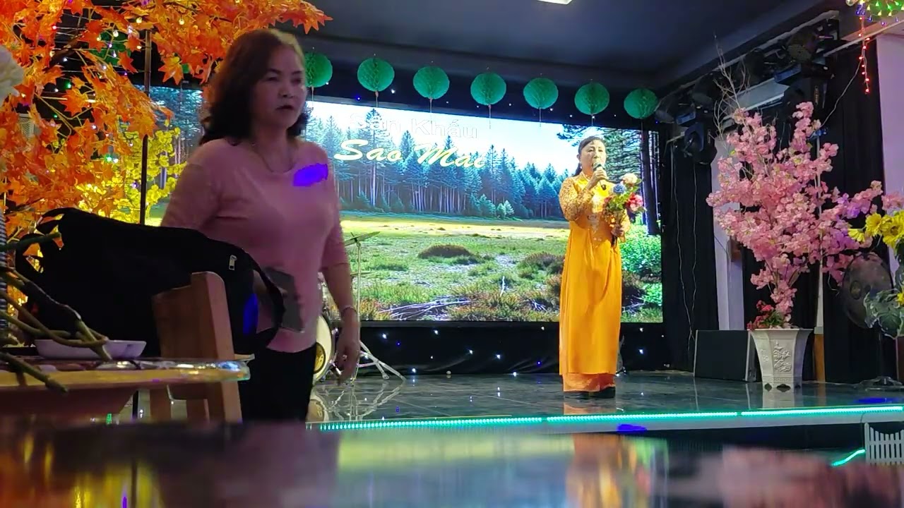 HOA ĐÀO NĂM TRƯỚC 