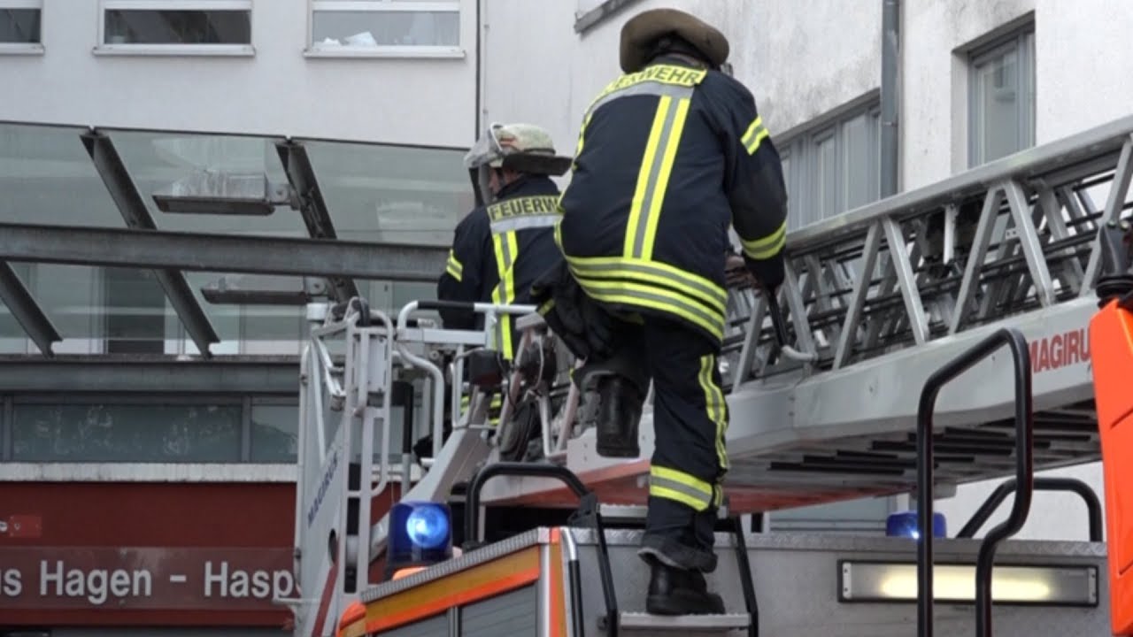 Krankenhausbrand: Feuerwehreinsatz im Ev. Krankenhaus Hagen-Haspe! Großeinsatz der Hagener Feuerwehr