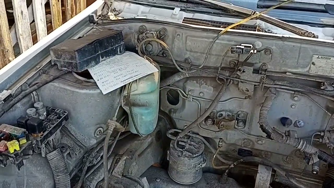РЕЛЕ ПОД КАПОТОМ Mitsubishi Galant 1987 г–1993 г