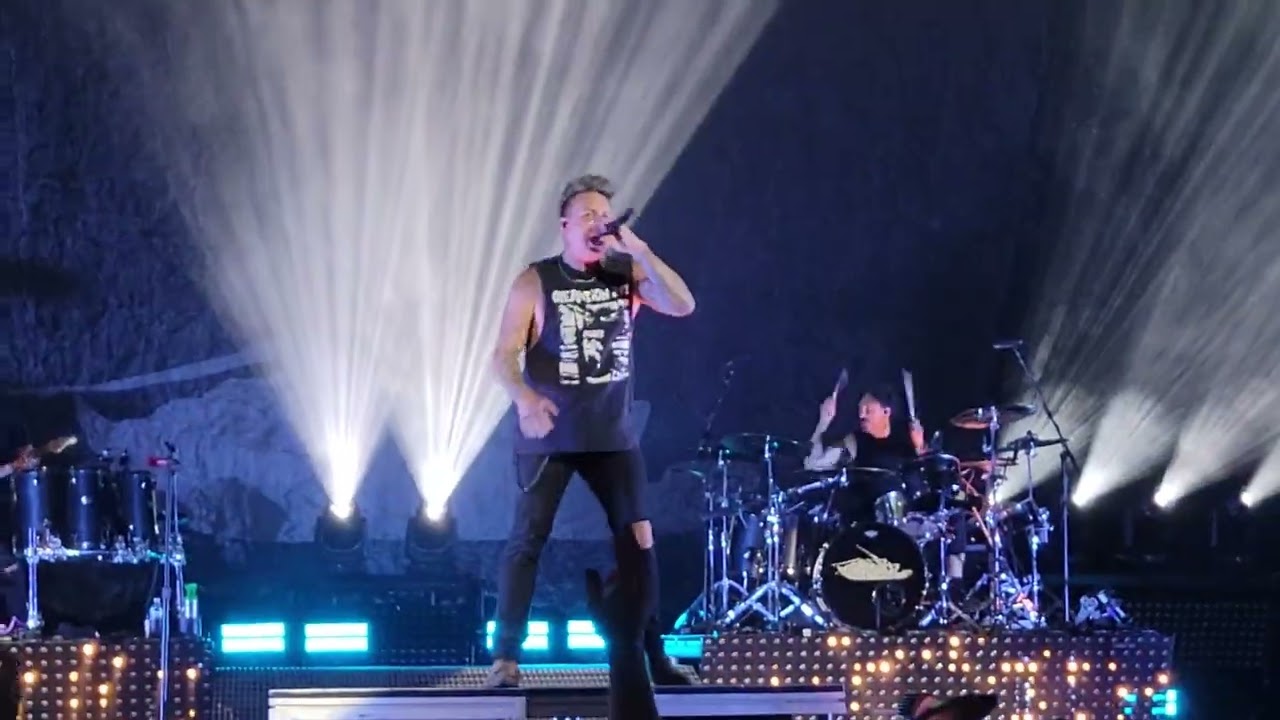 Papa Roach - Kill The Noise Live -  Kansas City