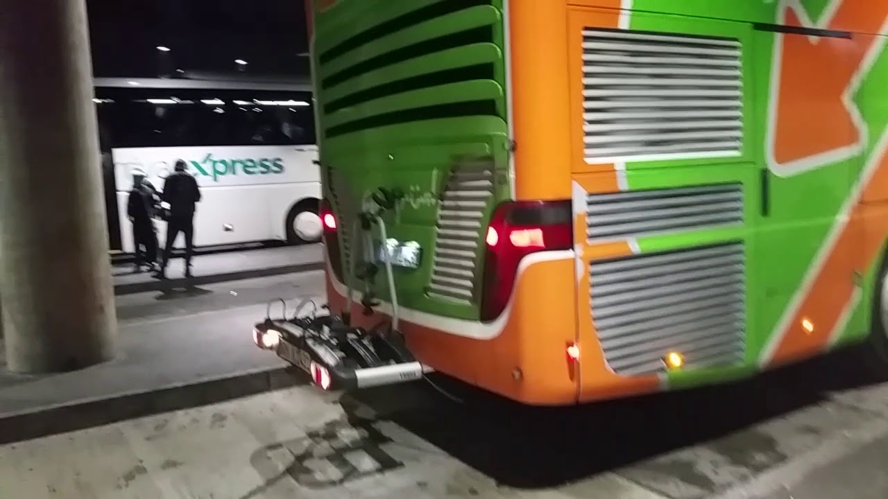 Fernbus im Minutentakt am ZOB München 3/5